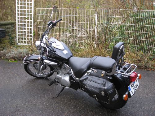 Picture 20: My motor-bike "SUZUKI Intruder 125" / side-face (left-hand)