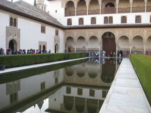 Foto 10c: Alhambra / Estanque / balsa