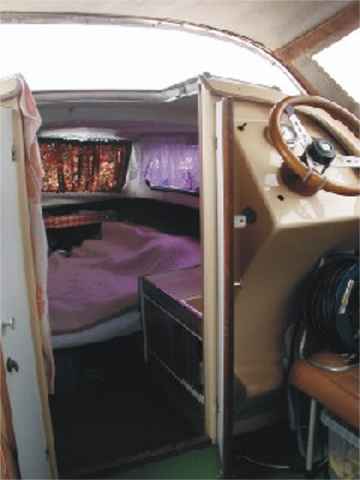 Picture 4: The motorboat Shetland Family Four / interior view