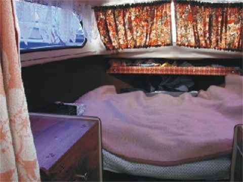 Picture 7: The motorboat Shetland Family Four / interior view