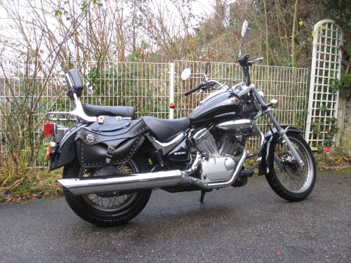 Picture 2: My motor-bike "SUZUKI Intruder 125" / side-face (right-hand)