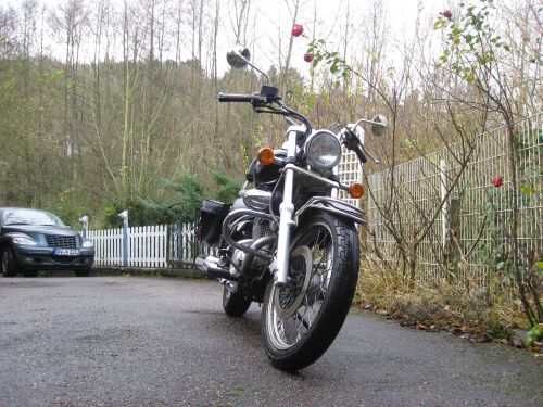 Picture 6: My motor-bike "SUZUKI Intruder 125" / viewed from the front