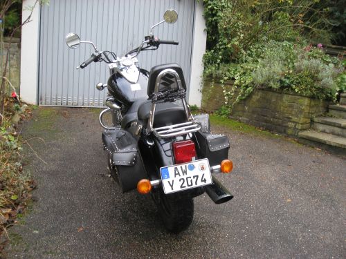 Picture 9: My motor-bike "SUZUKI Intruder 125" / viewed from behind 