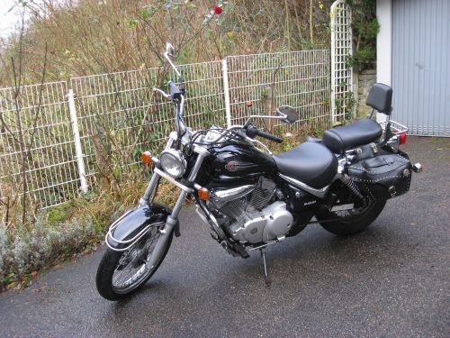 Picture 15: My motor-bike "SUZUKI Intruder 125" / side-face (left-hand)