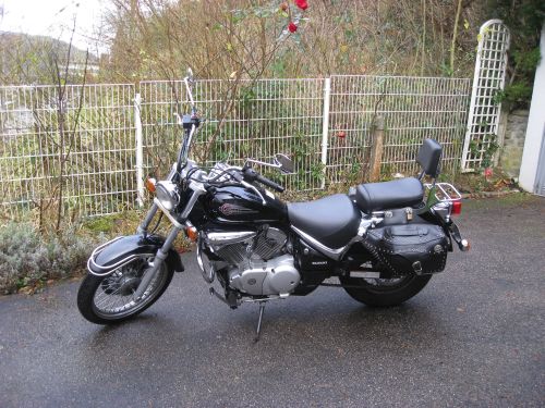 Picture 17: My motor-bike "SUZUKI Intruder 125" / side-face (left-hand)