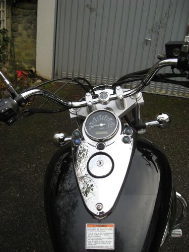 Picture 28: My motor-bike "SUZUKI Intruder 125" / viewed  from above - tank, speed indicator and handlebar