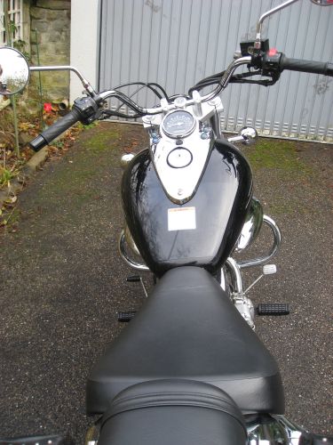 Picture 29: My motor-bike "SUZUKI Intruder 125" / viewed  from above - front seat, tank and handlebar