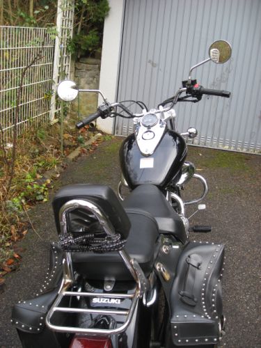 Picture 30: My motor-bike "SUZUKI Intruder 125" / viewed from behind - the Sissybar