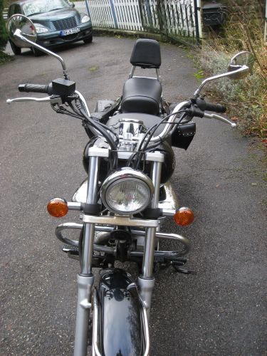 Picture 32: My motor-bike "SUZUKI Intruder 125" / viewed from the front - seats and sissybar