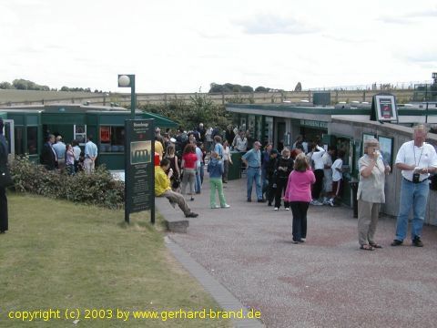 Picture 2: Stonehenge, entrance, cash point