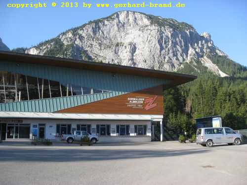 Foto 1: La estación de valle del Ehrwalder Almbahn en Austria
