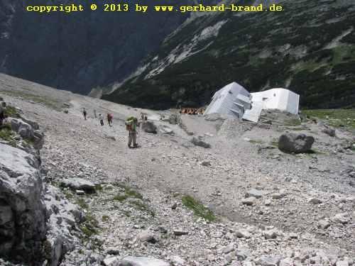 Foto 12: El camino hacia el Zugspitze -  Poco después del Knorrhütte (refugio de montaña)
