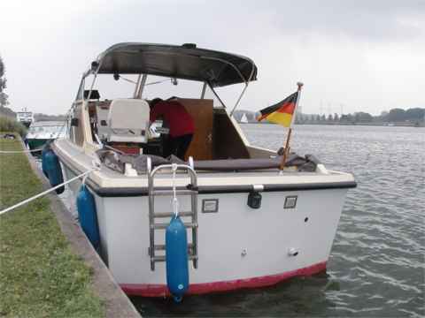 Foto 3: La barca Polaris 770 / Vista desde atrás